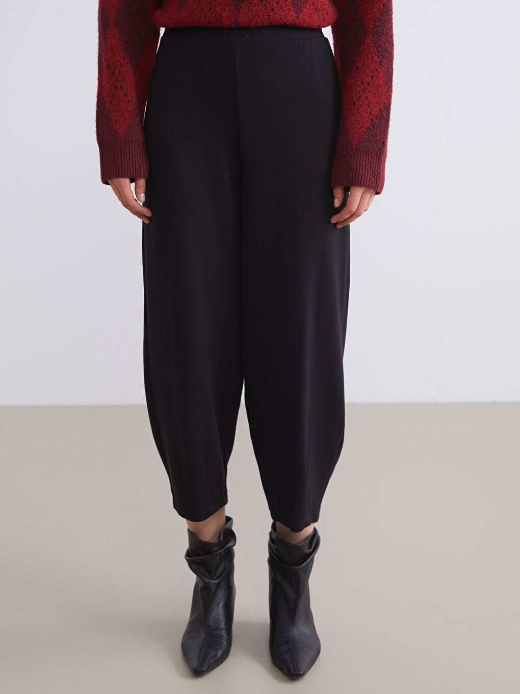 Siyah Beli Lastikli Kadın Eşofman Altı-1