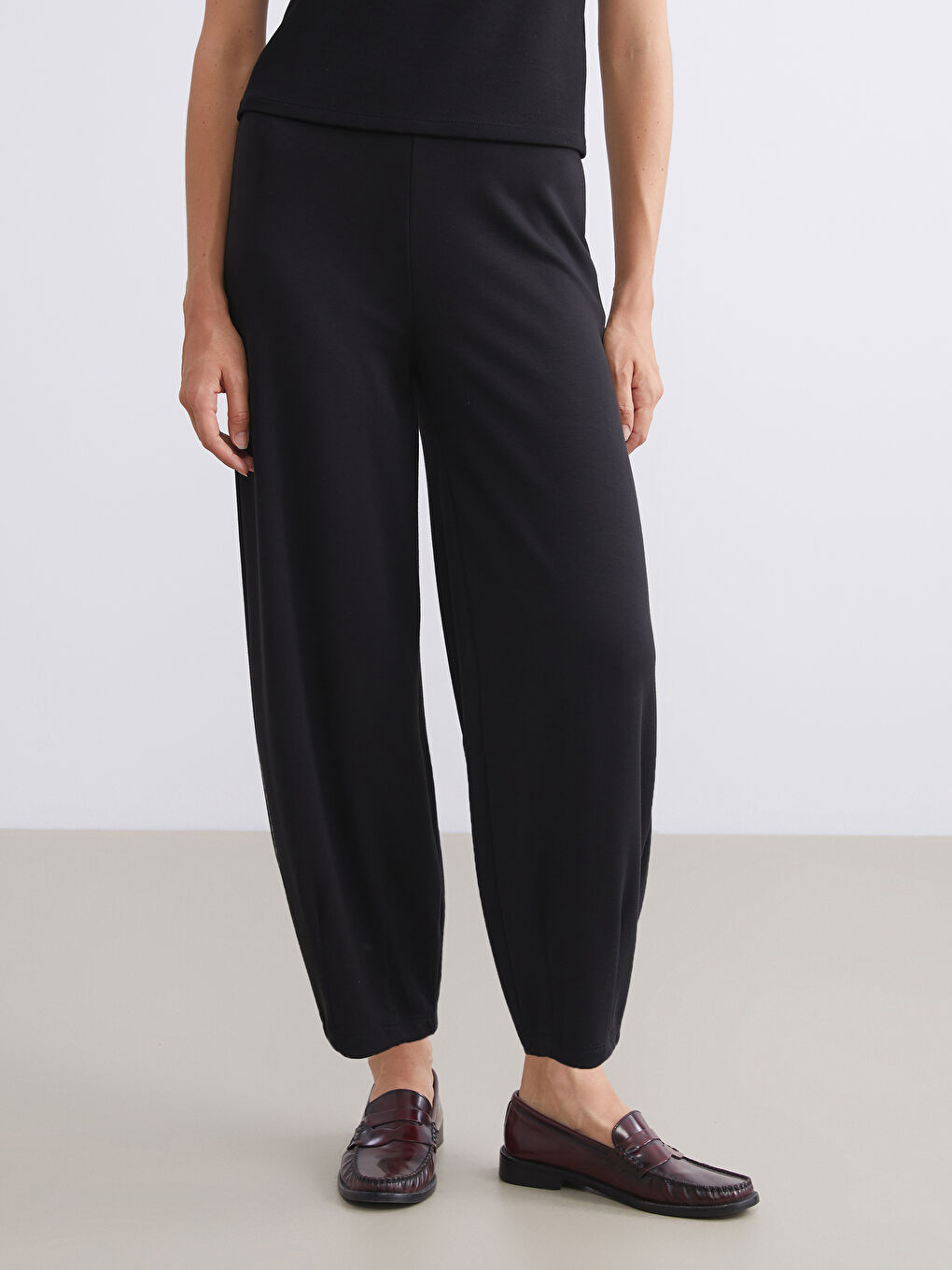 Siyah Beli Lastikli Kadın Eşofman Altı-1