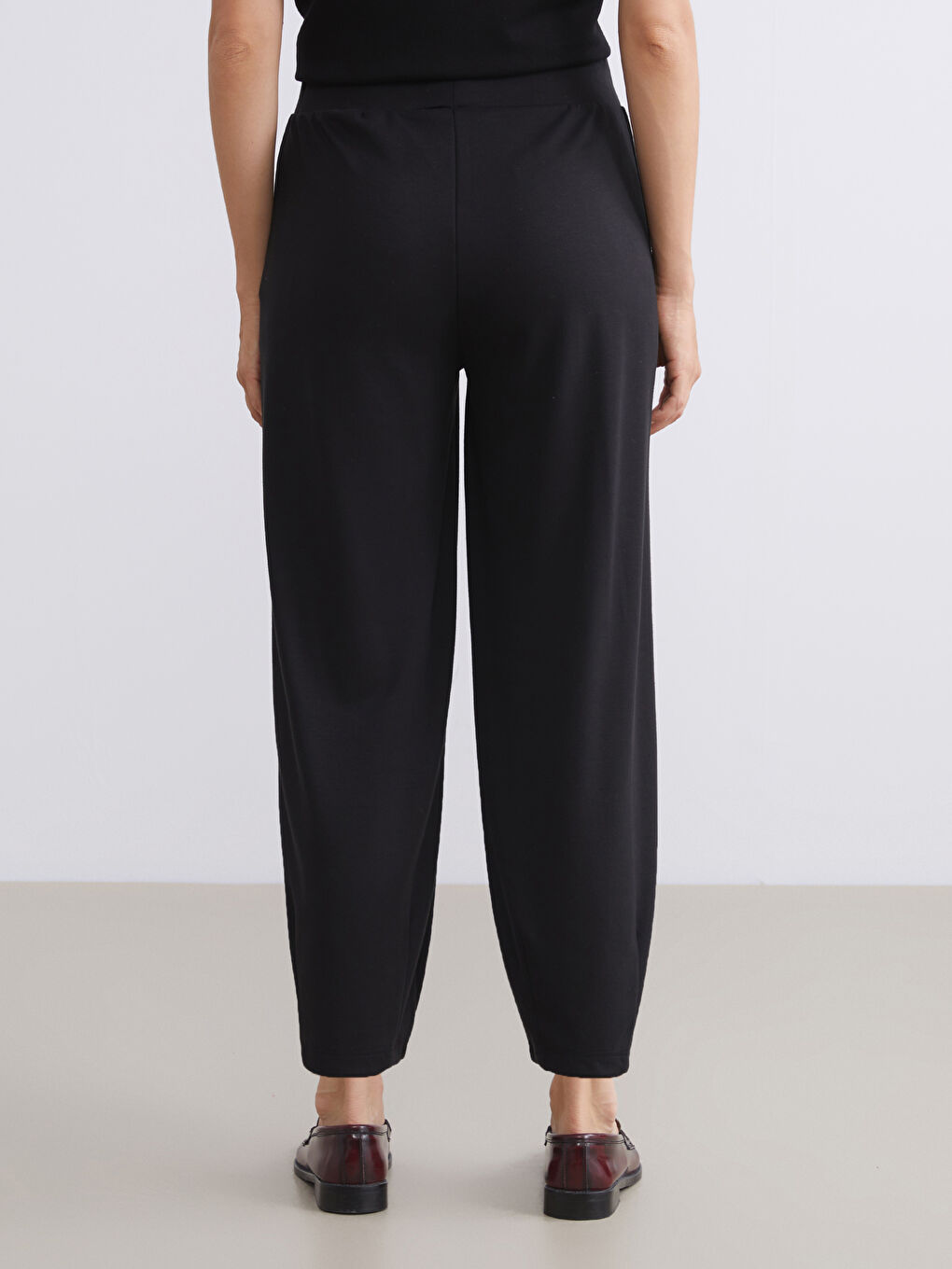 Siyah Beli Lastikli Kadın Eşofman Altı-3