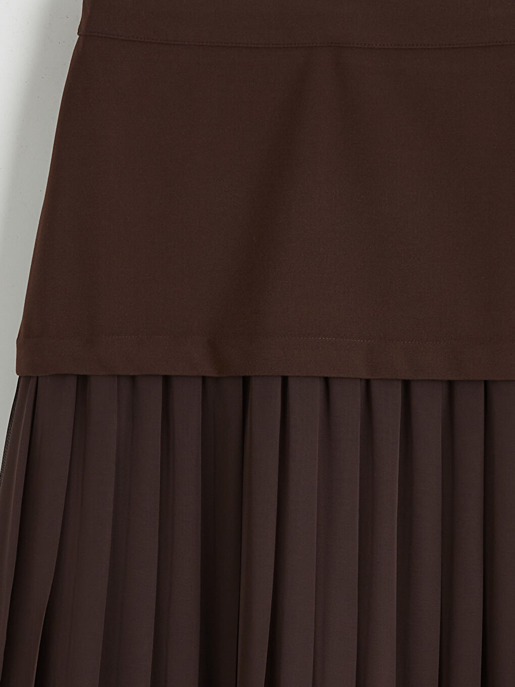 Kahverengi Beli Lastikli Pileli Etek-5