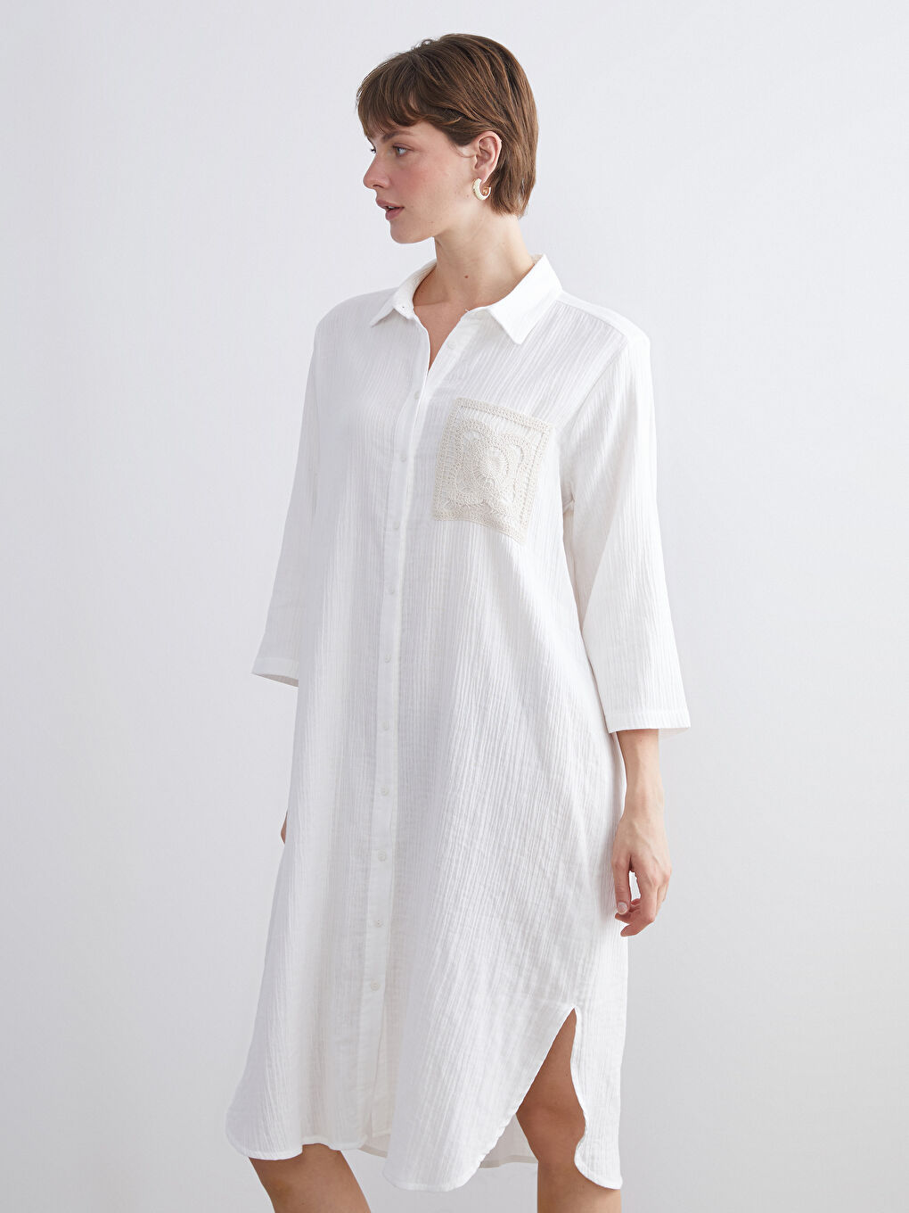 Beyaz Dokulu Kroşe Detaylı Gömlek Elbise-1