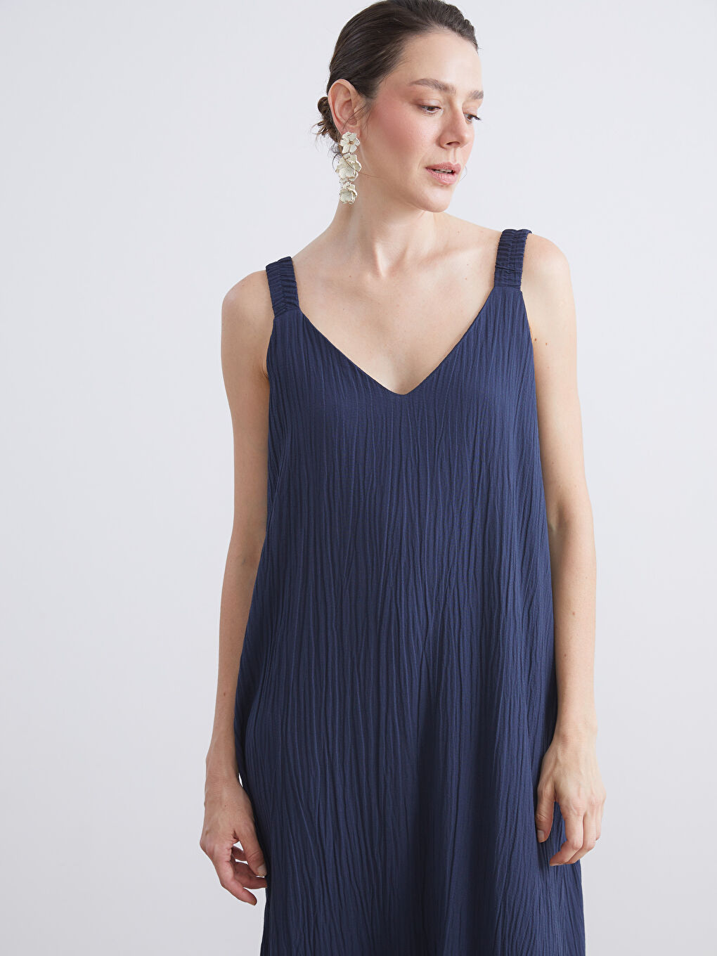 Lacivert V Yaka Dokulu Elbise-1