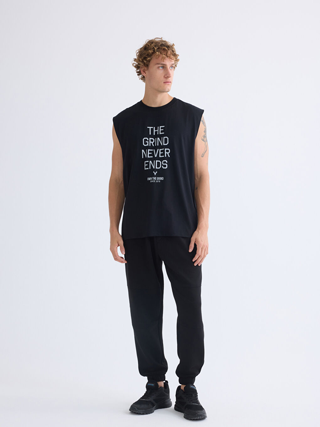 Siyah Bisiklet Yaka Kolsuz Erkek Atlet-1