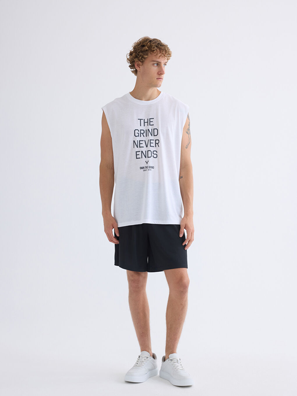 Beyaz Bisiklet Yaka Kolsuz Erkek Atlet-1