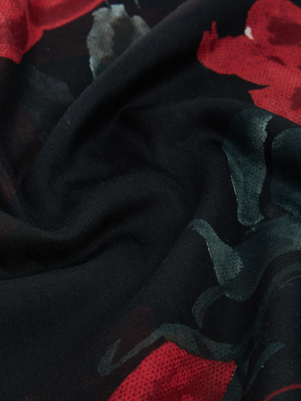 Siyah Çiçek Desenli Kadın Şal-2