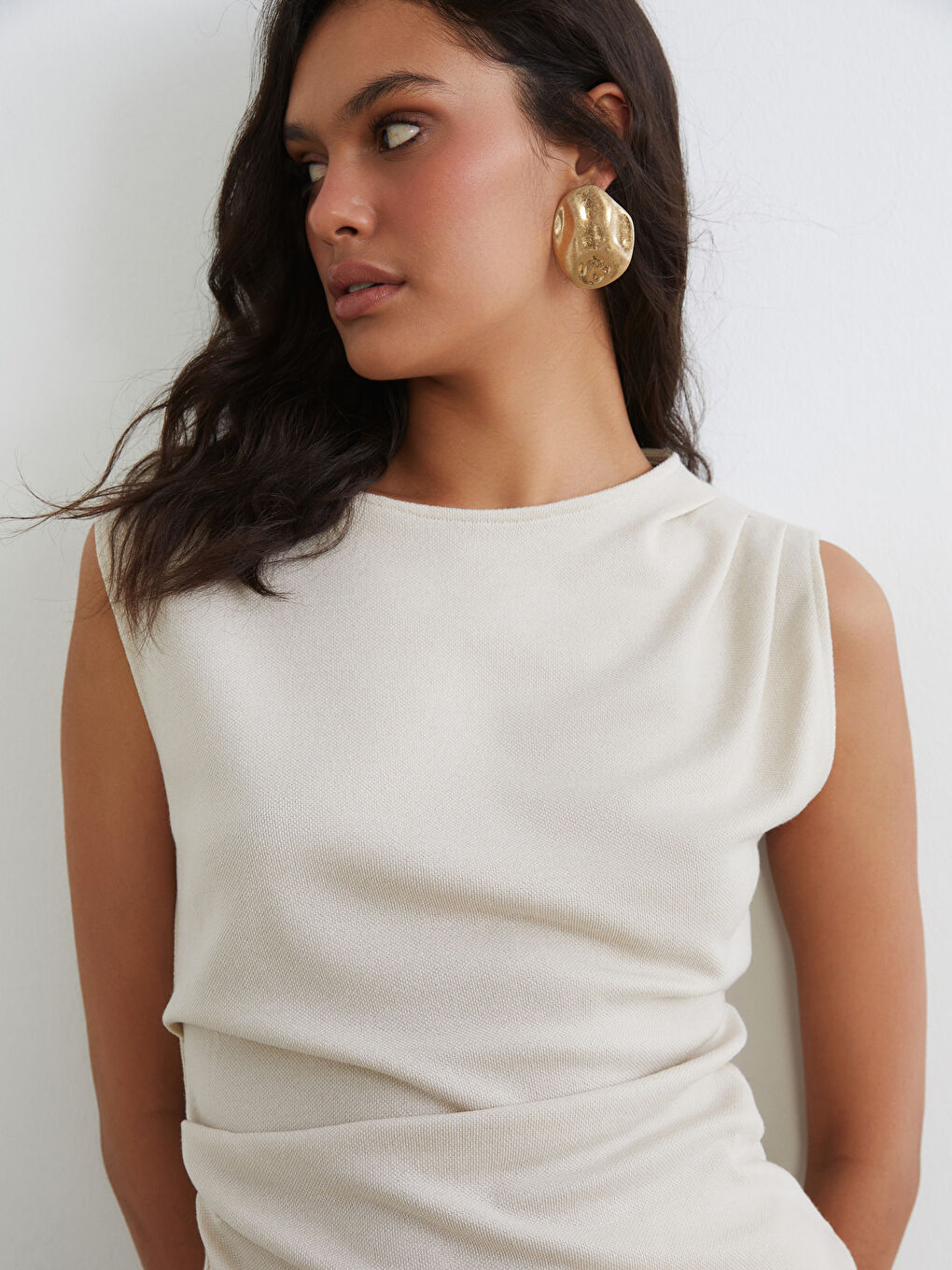 Блузка с круглым вырезом и сборками-4