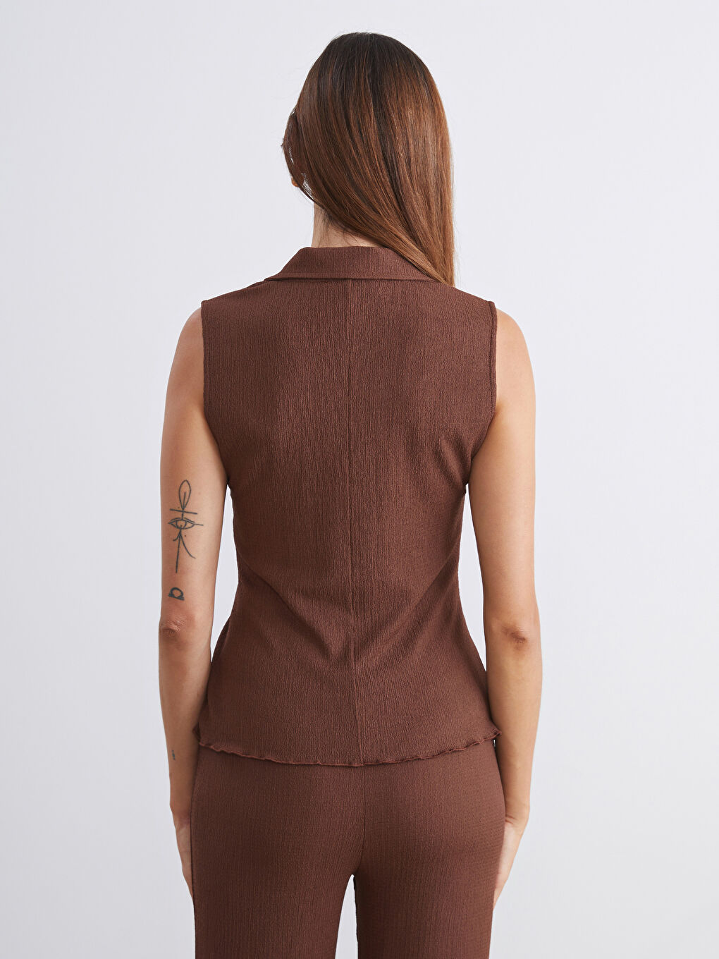 Kahverengi Gömlek Yaka Dokulu Kadın Yelek-3