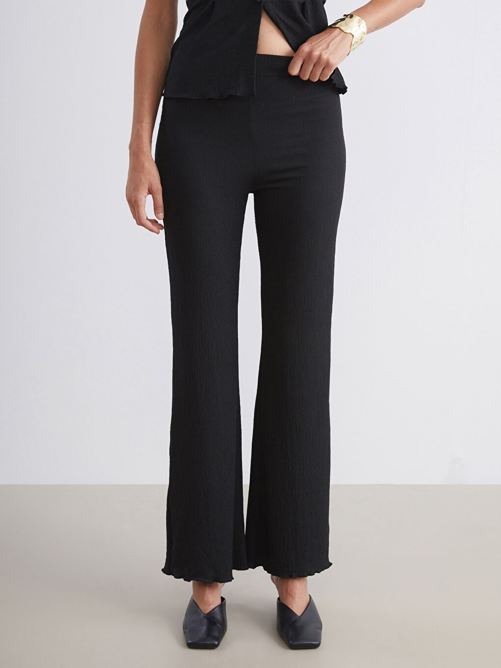 Siyah Beli Lastikli Dokulu İspanyol Paça Kadın Pantolon-1