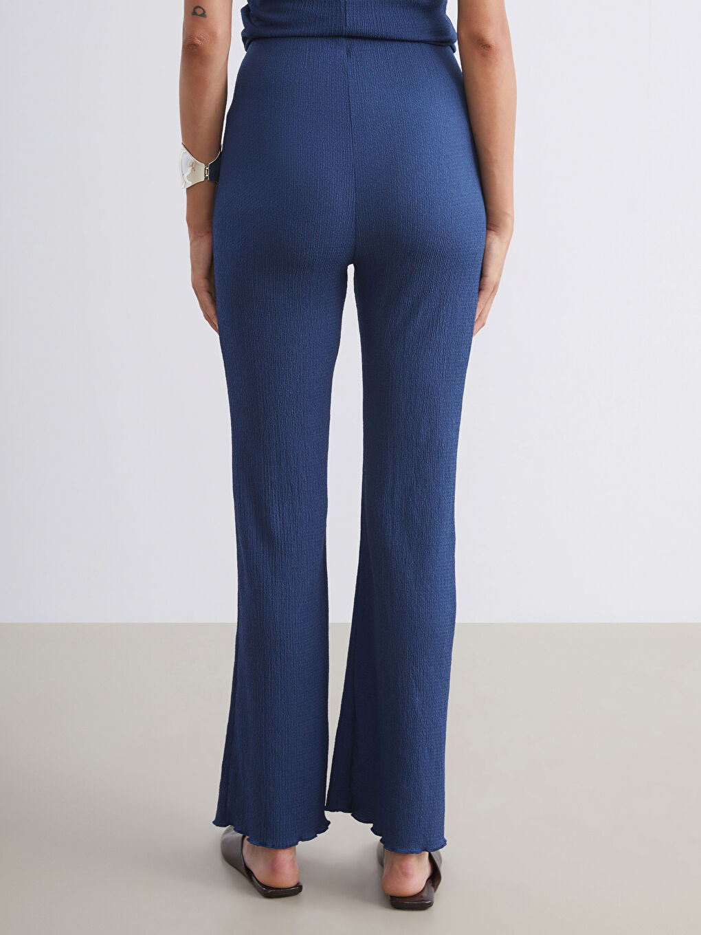 Petrol Beli Lastikli Dokulu İspanyol Paça Kadın Pantolon-3