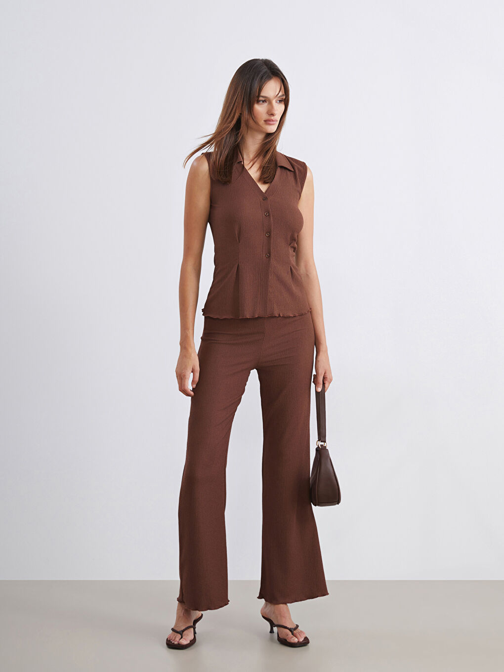 Kahverengi Beli Lastikli Dokulu İspanyol Paça Kadın Pantolon