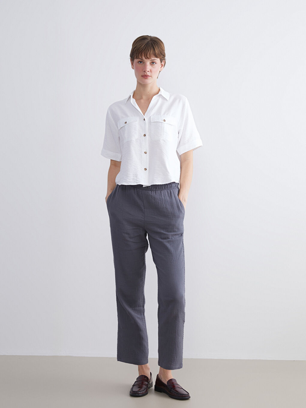 Текстуриран дамски панталон с еластична талия