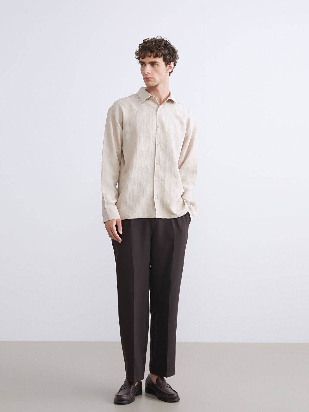 Bej Regular Fit Uzun Kollu Armürlü Erkek Gömlek-1