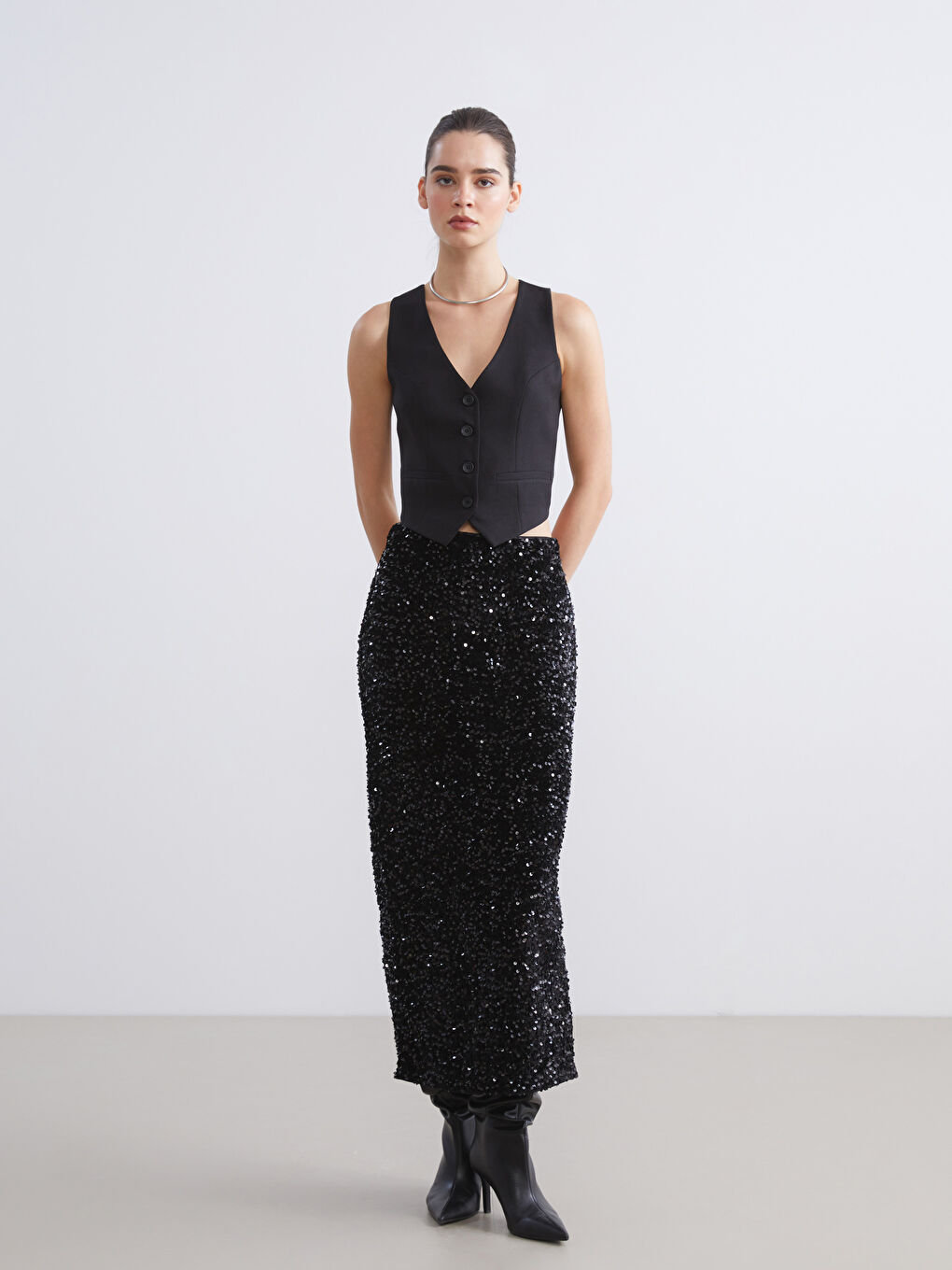 Siyah Sırt Detaylı Kadın Klasik Yelek-1