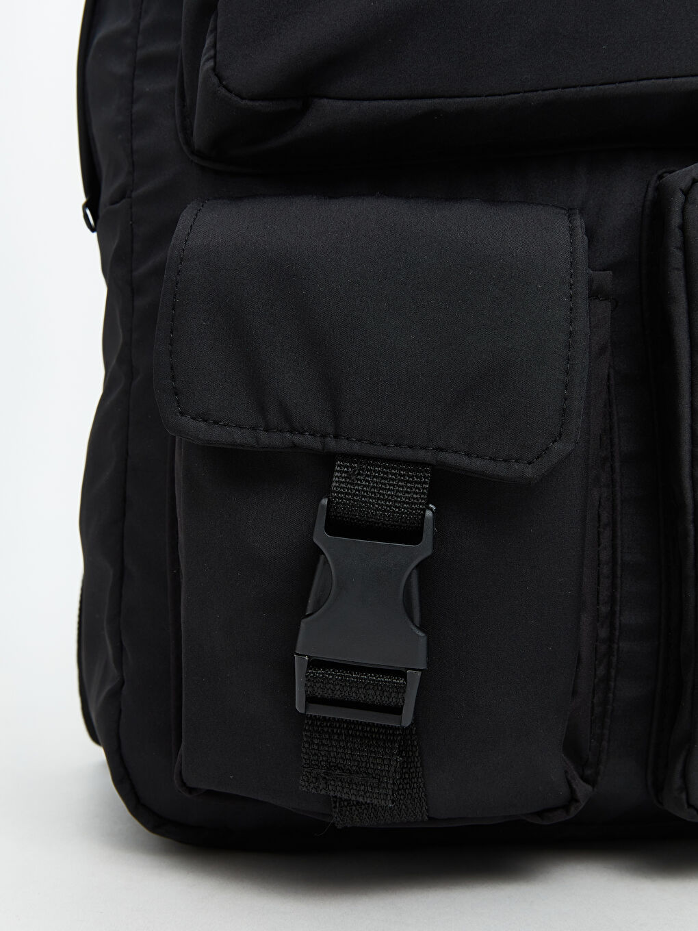 Siyah Çok Bölmeli Sırt Çantası-1