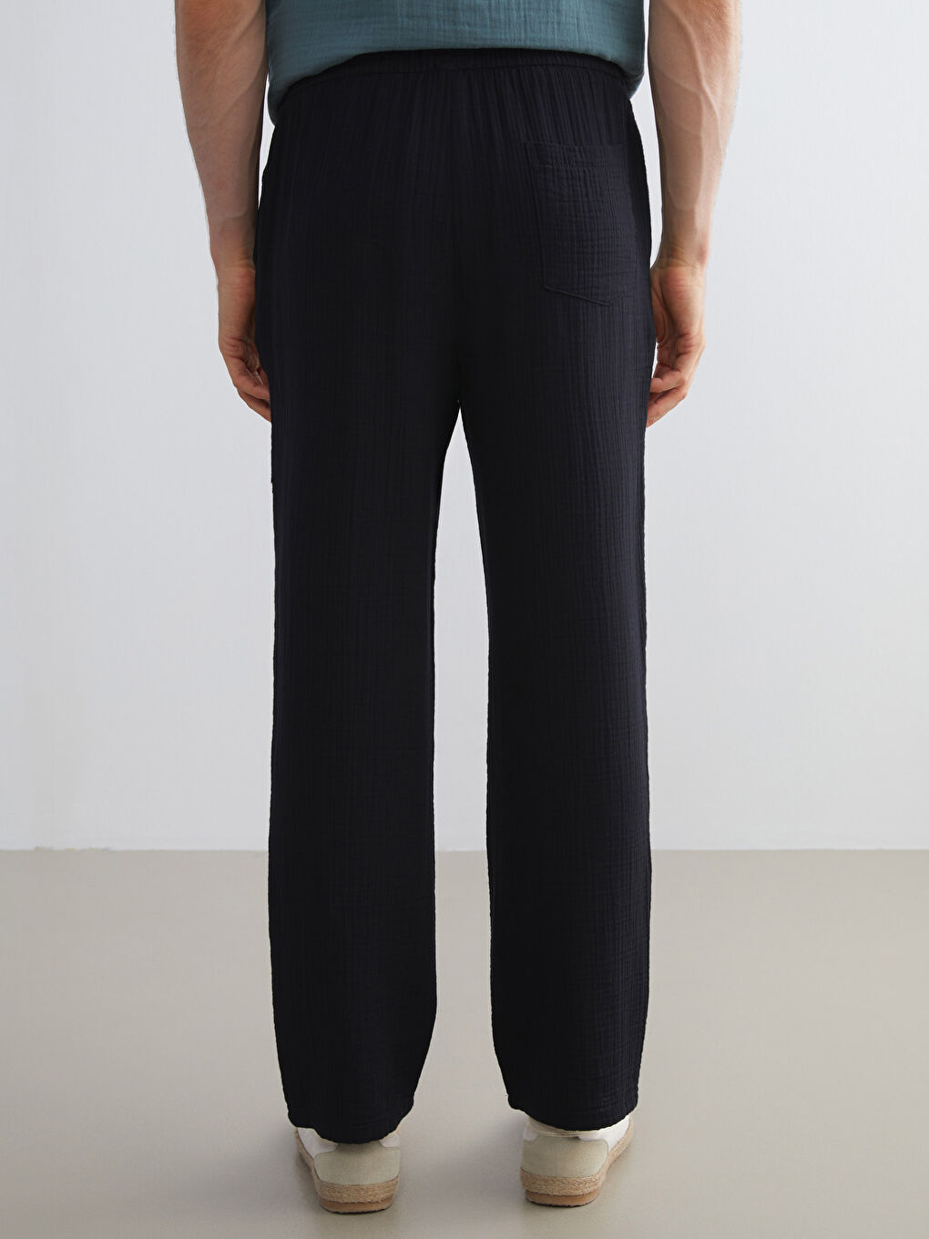 Siyah Standart Kalıp Müslin Erkek Pantolon-3