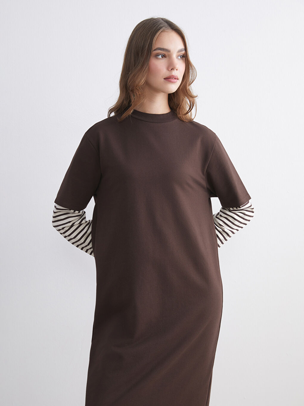 Kahverengi Dik Yaka Çizgili Sweat Elbise-1