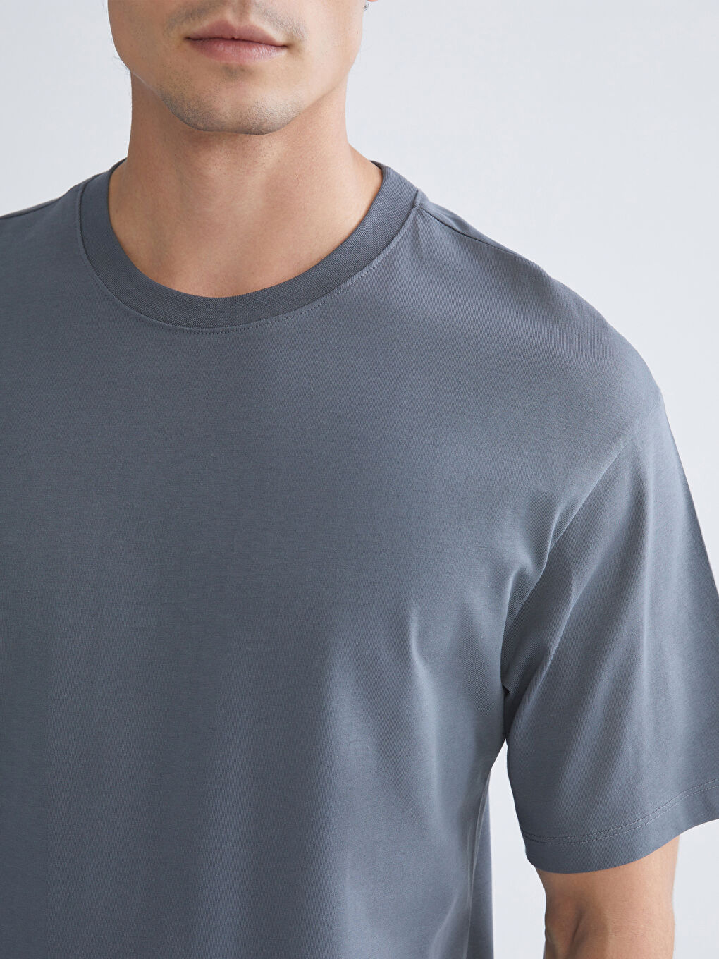 Gri Bisiklet Yaka Penye Erkek Tişört-2