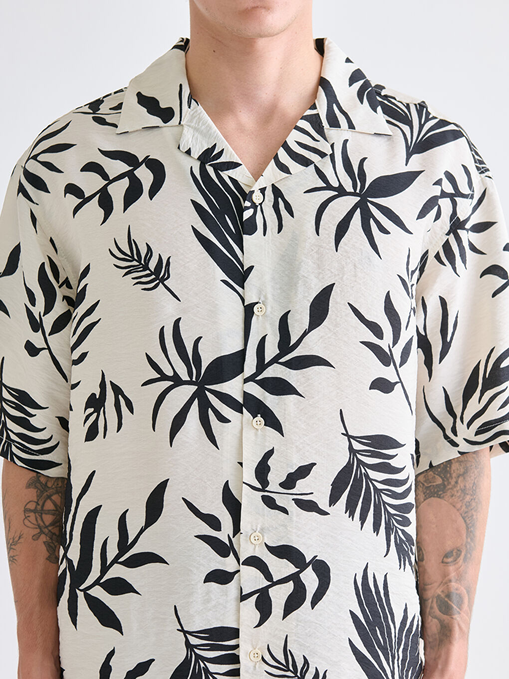 Bej Rahat Kalıp Resort Yaka Kısa Kollu Desenli Erkek Gömlek-2