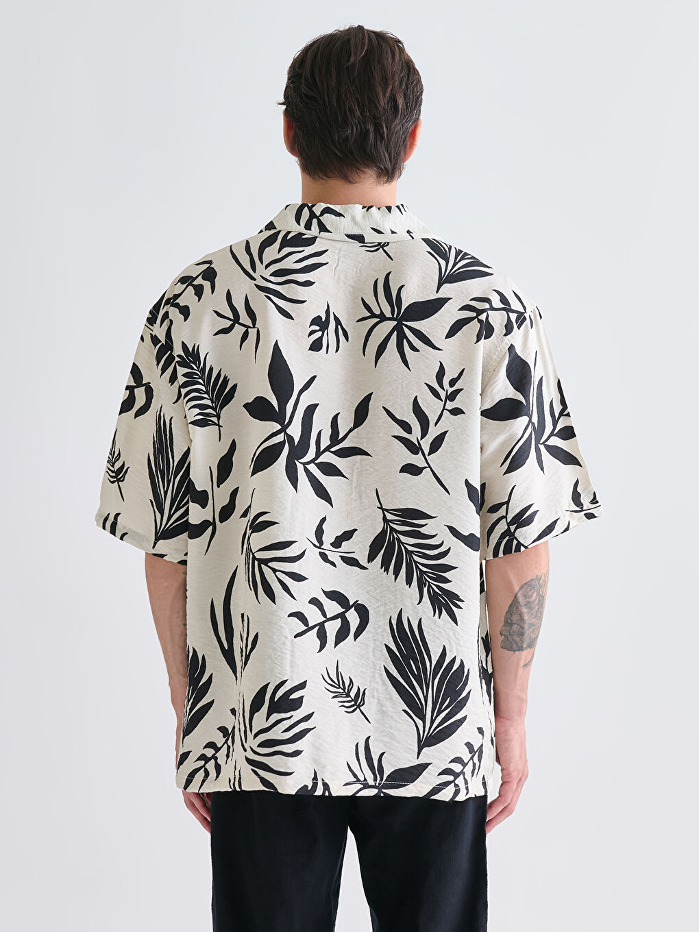 Bej Rahat Kalıp Resort Yaka Kısa Kollu Desenli Erkek Gömlek-3