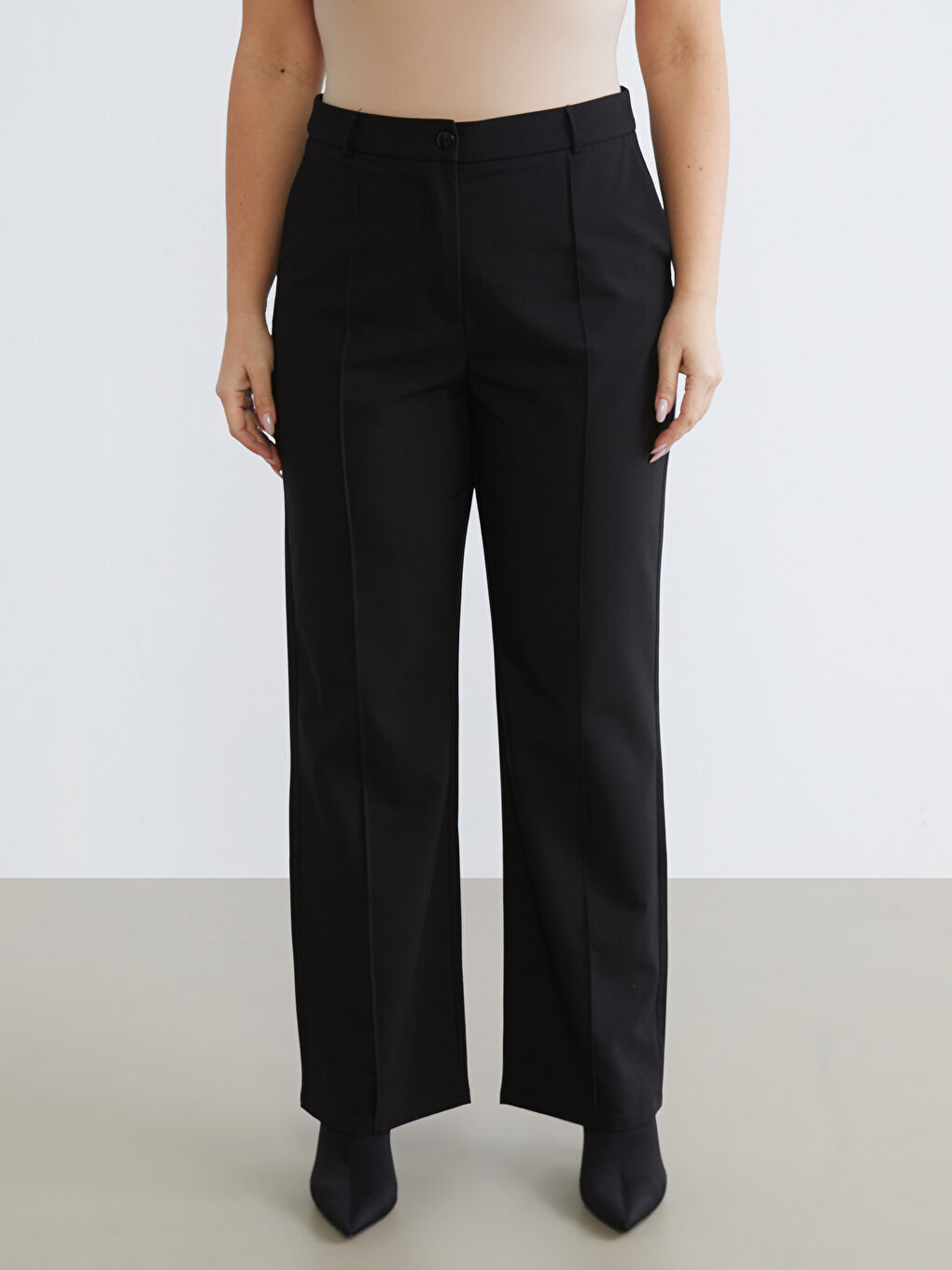 Siyah Büyük Beden Geniş Paça Kadın Pantolon-2