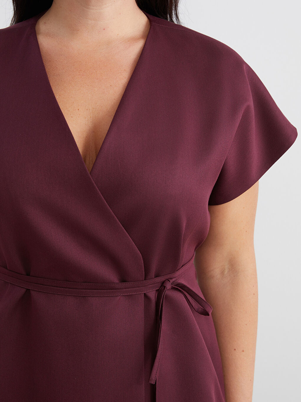 Bordo Büyük Beden Kruvaze Yaka Kuşaklı Bluz-2