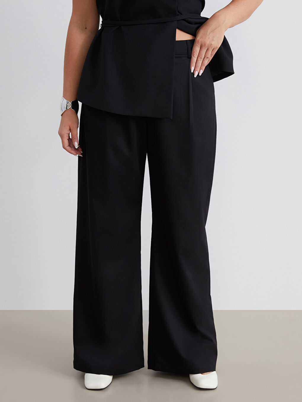 Siyah Büyük Beden Loose Fit Kadın Pileli Pantolon-1