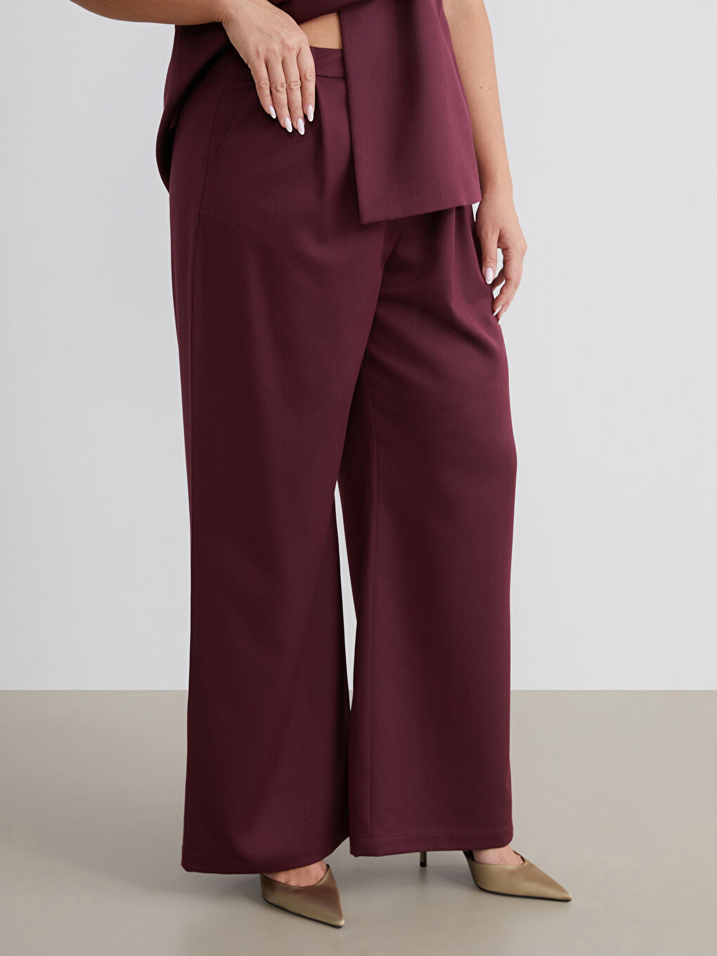 Bordo Büyük Beden Loose Fit Kadın Pileli Pantolon-1