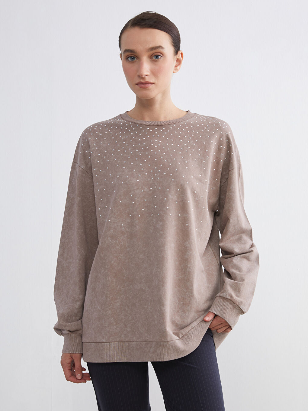 Kahverengi Bisiklet Yaka Taşlı Kadın Sweatshirt