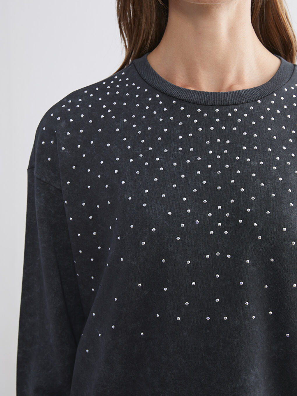 Gri Bisiklet Yaka Taşlı Kadın Sweatshirt-2