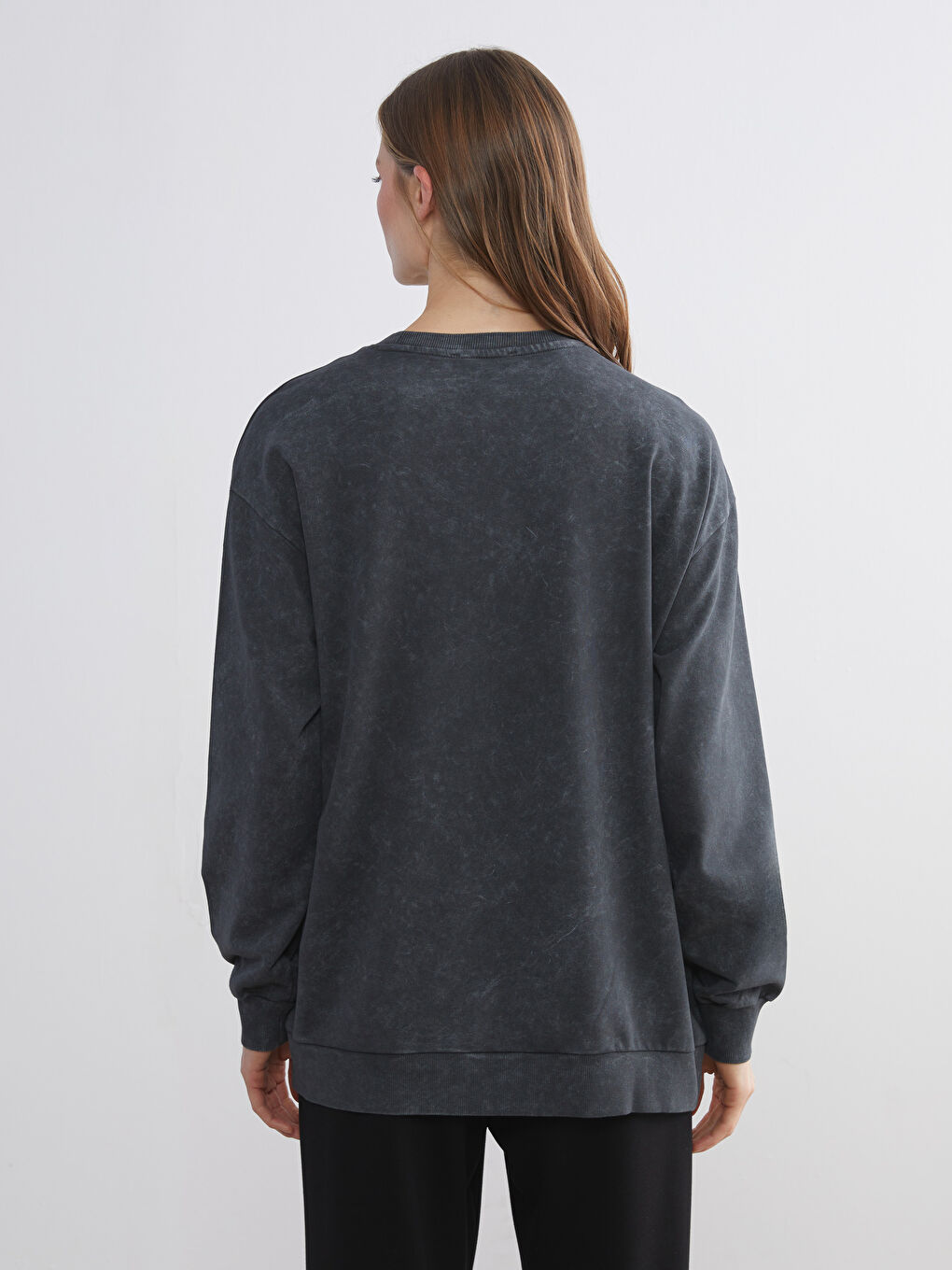 Gri Bisiklet Yaka Taşlı Kadın Sweatshirt-3