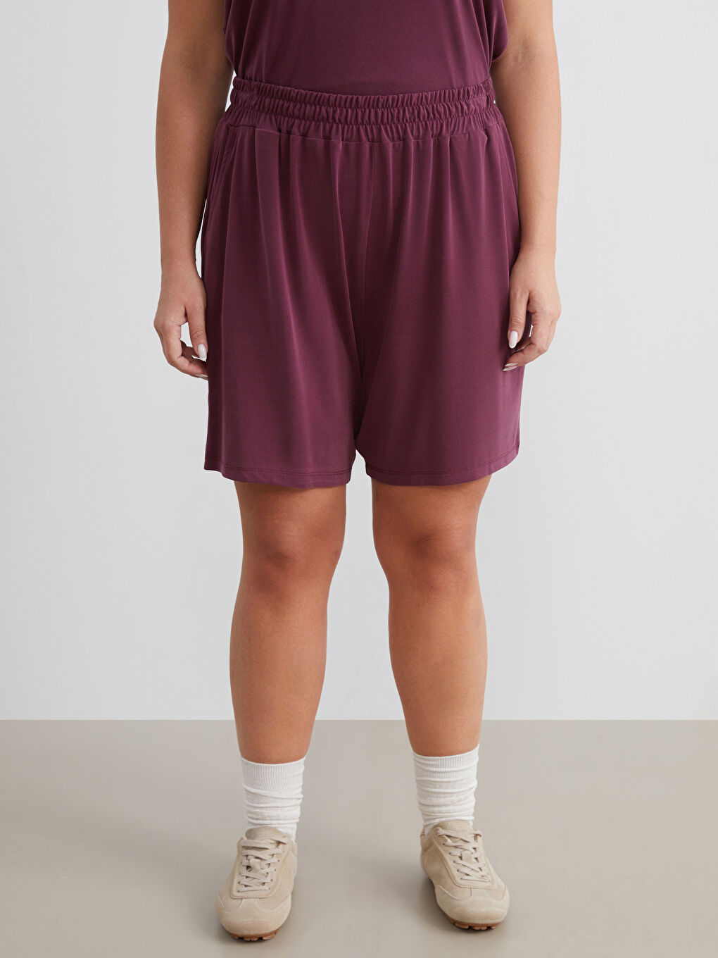 Bordo Beli Lastikli Modal Karışımlı Kadın Şort-1