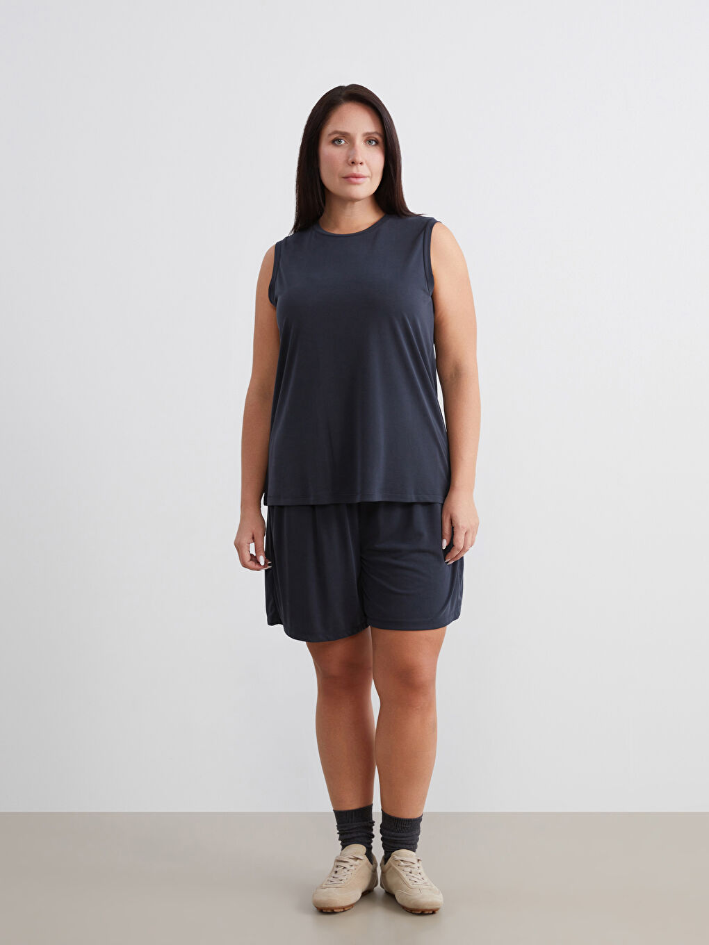 Siyah Bisiklet Yaka Modal Karışımlı Kadın Atlet-1