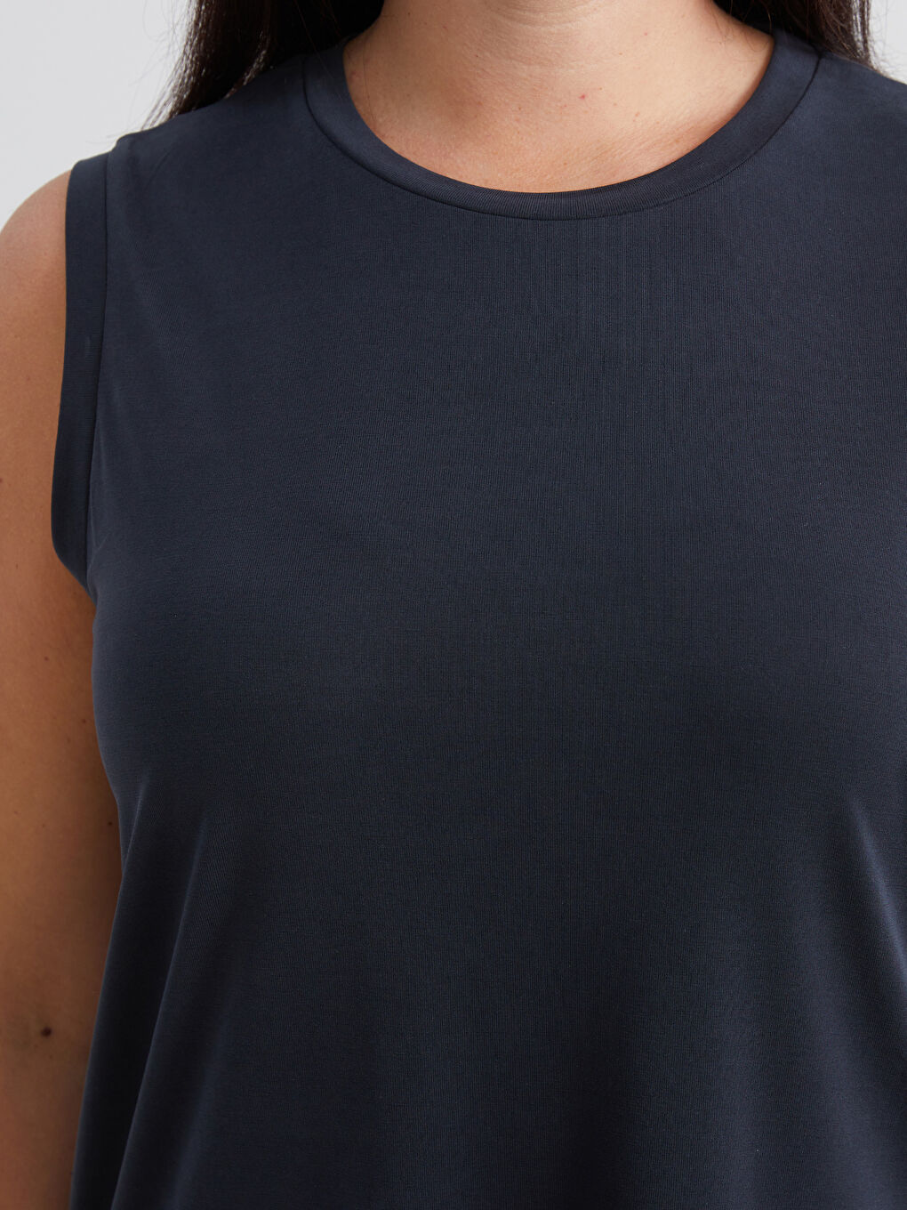 Siyah Bisiklet Yaka Modal Karışımlı Kadın Atlet-2