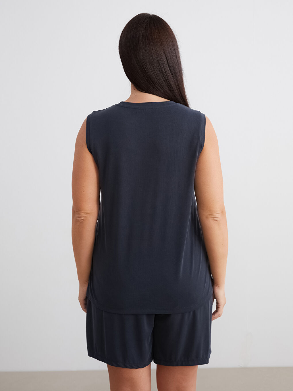 Siyah Bisiklet Yaka Modal Karışımlı Kadın Atlet-3