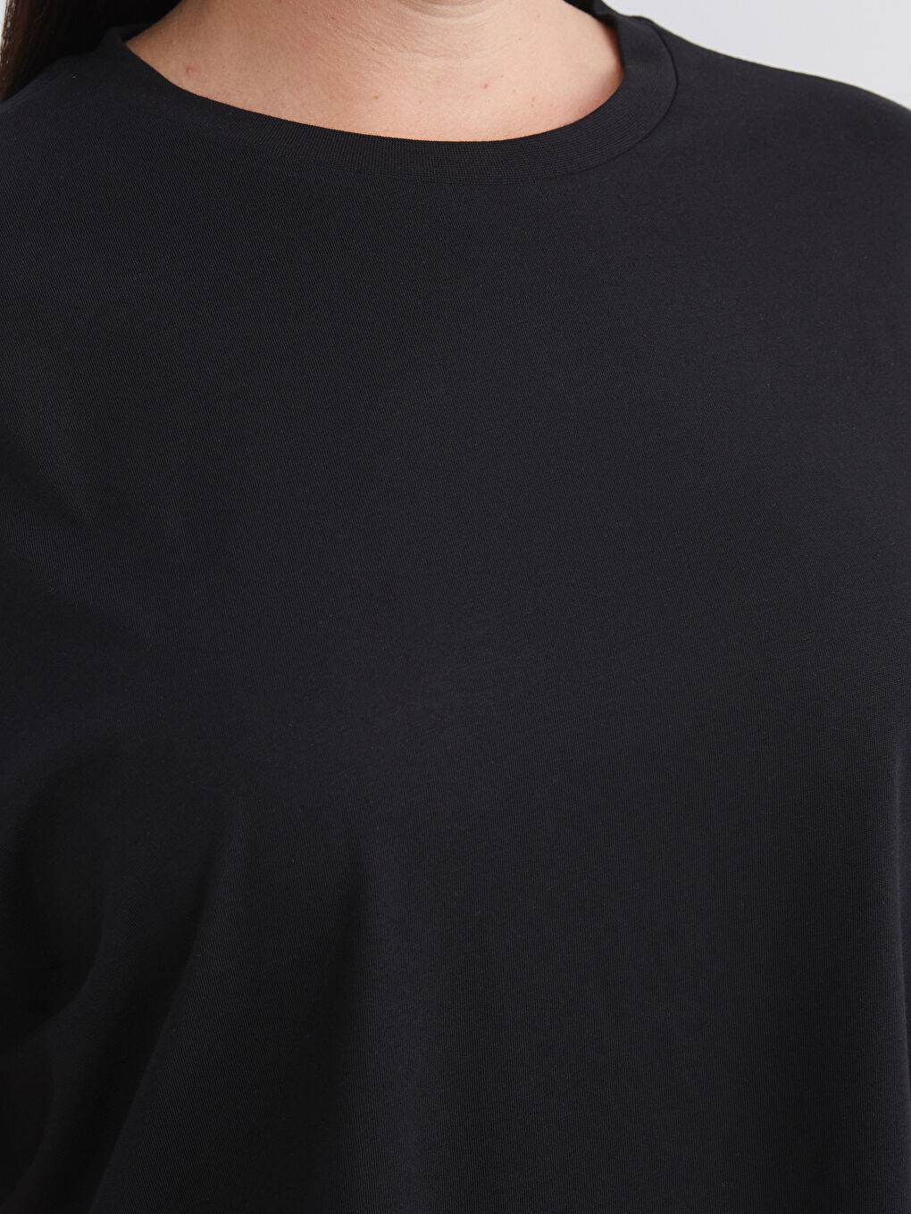 Siyah Büyük Beden Bisiklet Yaka Oversize Kadın Tişört-2