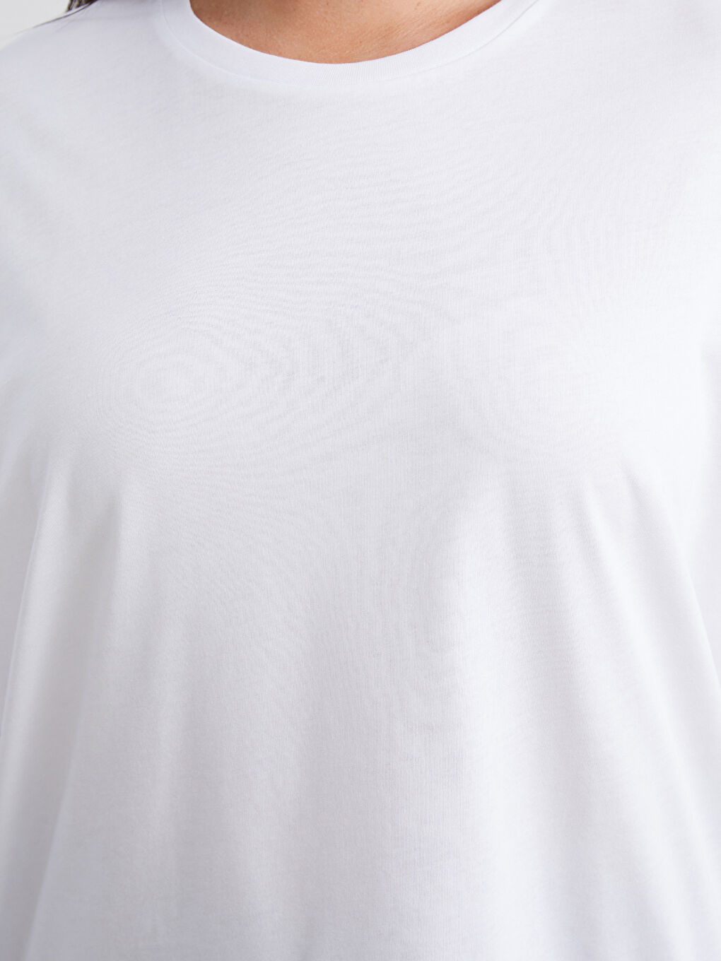 Beyaz Büyük Beden Bisiklet Yaka Oversize Kadın Tişört-2