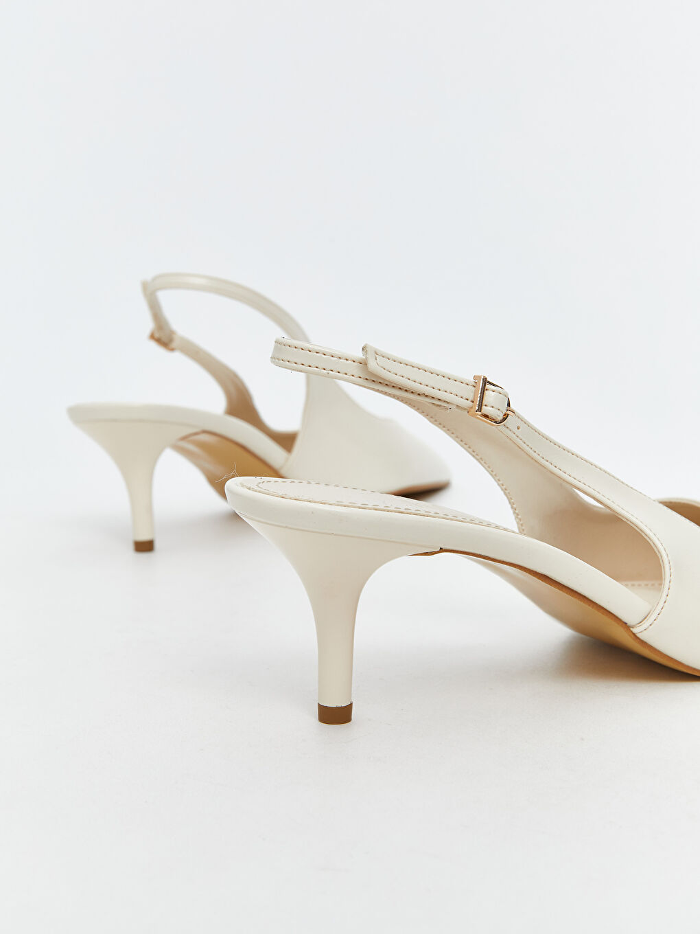 Beyaz Sivri Burun Kadın Topuklu Ayakkabı-3