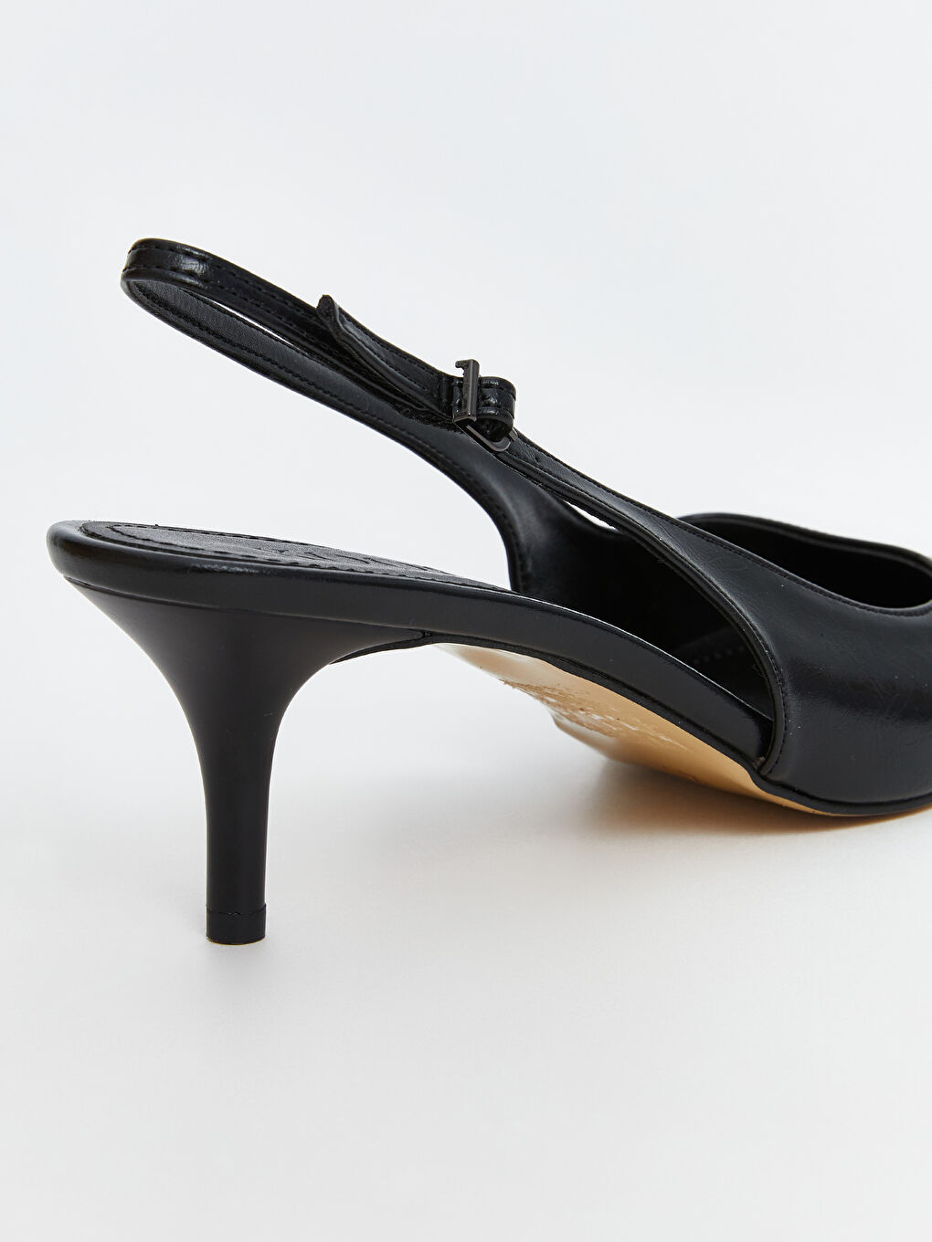 Siyah Sivri Burun Kadın Topuklu Ayakkabı-3