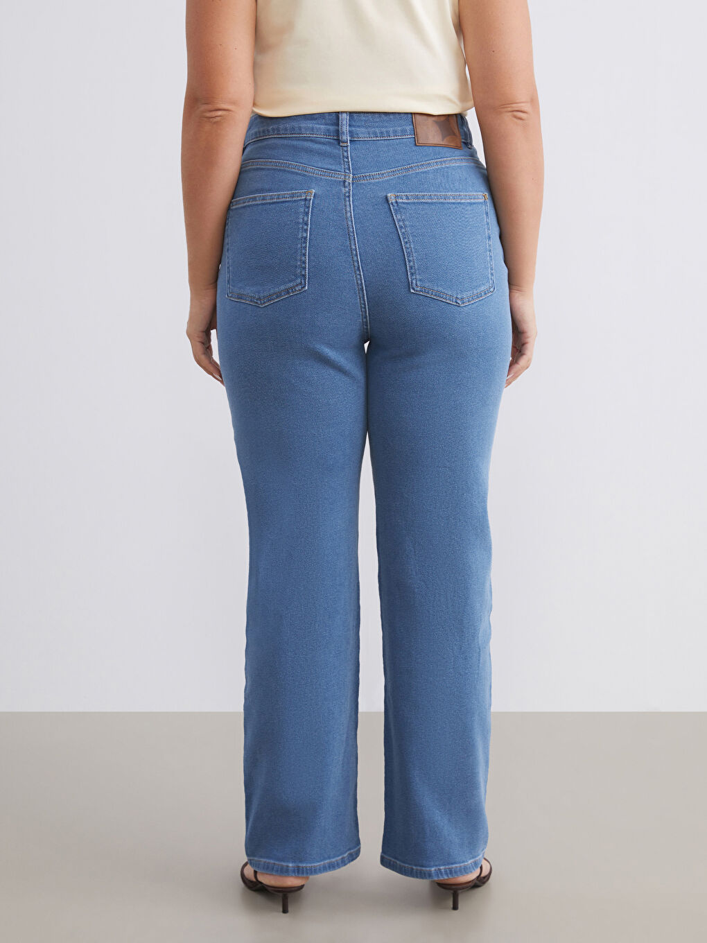 Mavi Büyük Beden Straight Fit Kadın Jean Pantolon-4