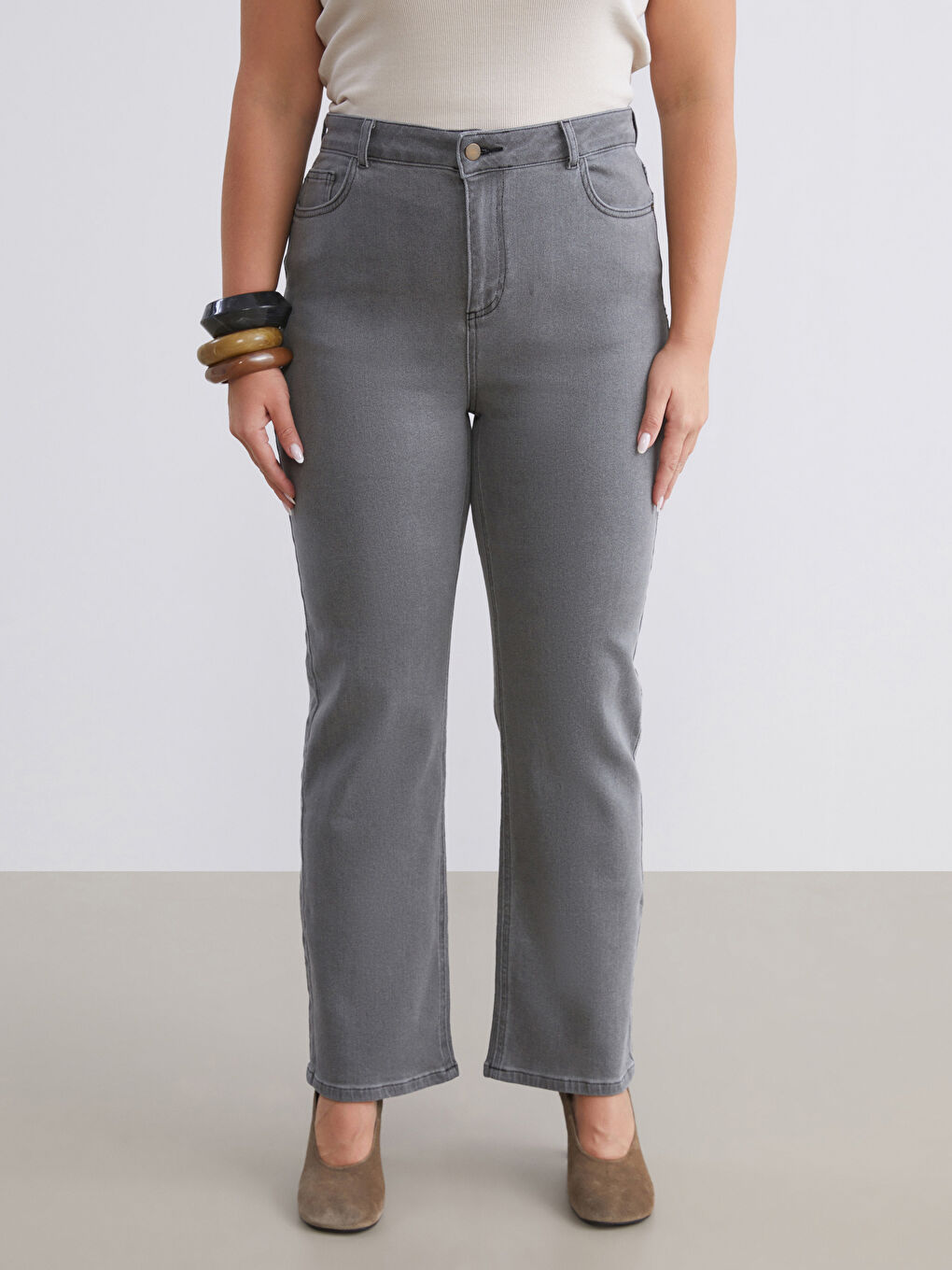 Gri Büyük Beden Straight Fit Kadın Jean Pantolon-1