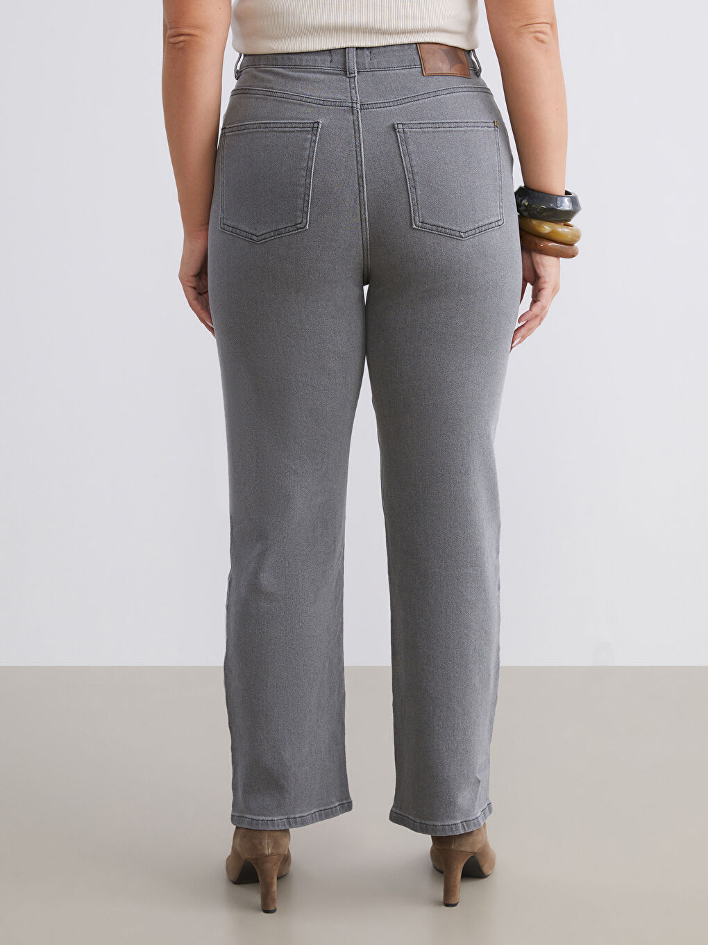 Gri Büyük Beden Straight Fit Kadın Jean Pantolon-4