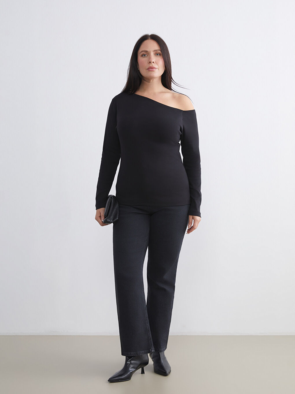 Siyah Büyük Beden Straight Fit Kadın Jean Pantolon