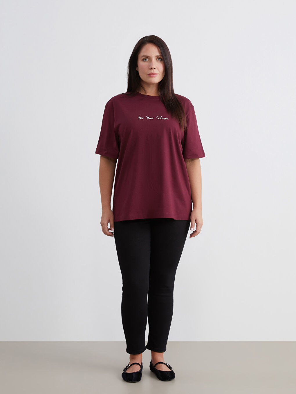 Bordo Büyük Beden Bisiklet Yaka Baskılı Kadın Tişört-1