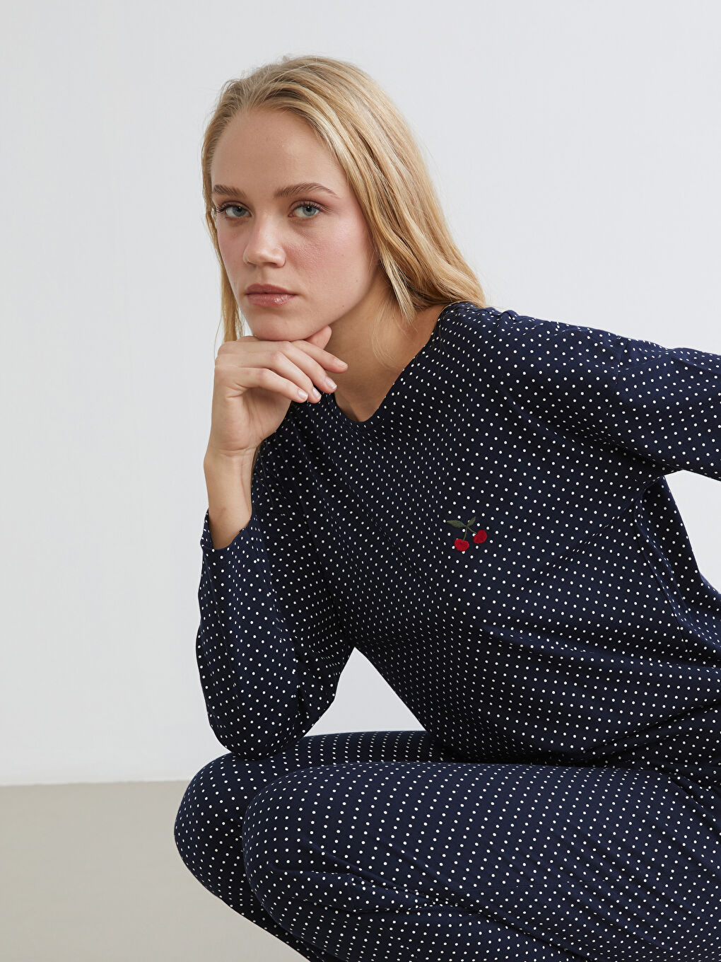 Crew Neck Polka Dot Long Sleeve Women's Pyjamas Set