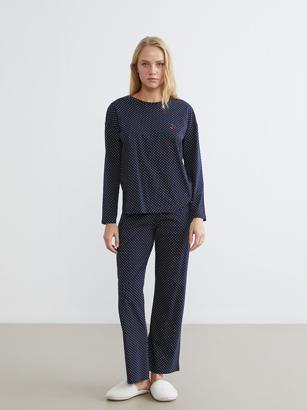 Crew Neck Polka Dot Long Sleeve Women's Pyjamas Set-1