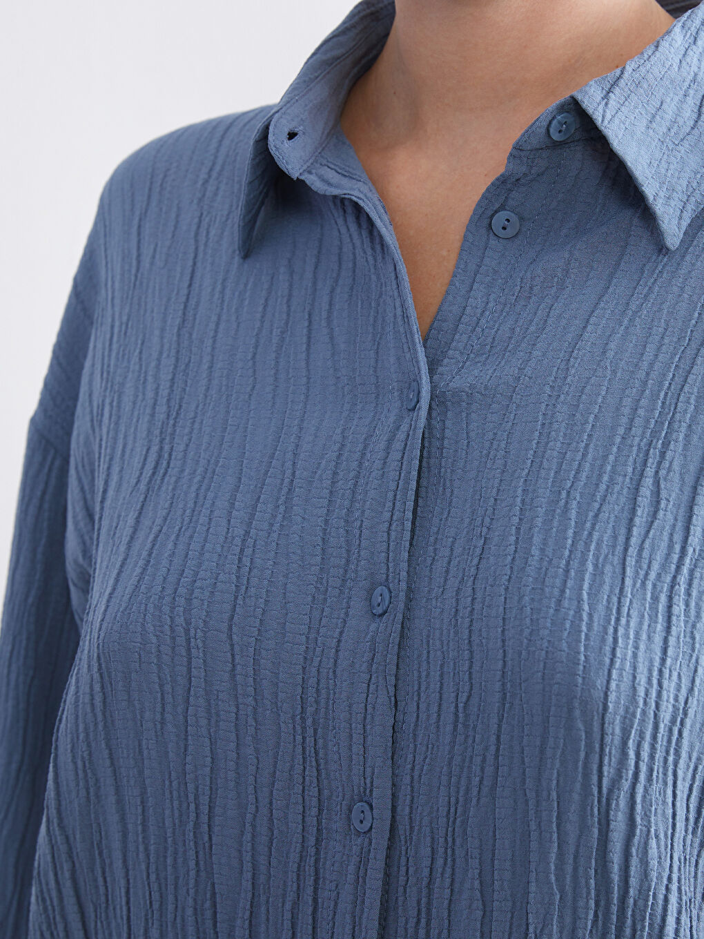 Mavi Dokulu Oversize Kadın Gömlek-3