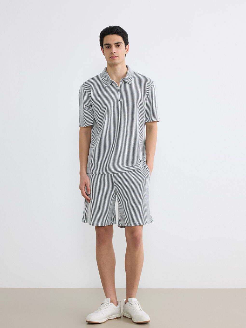 Siyah Polo Yaka Çizgili Penye Erkek Tişört-1