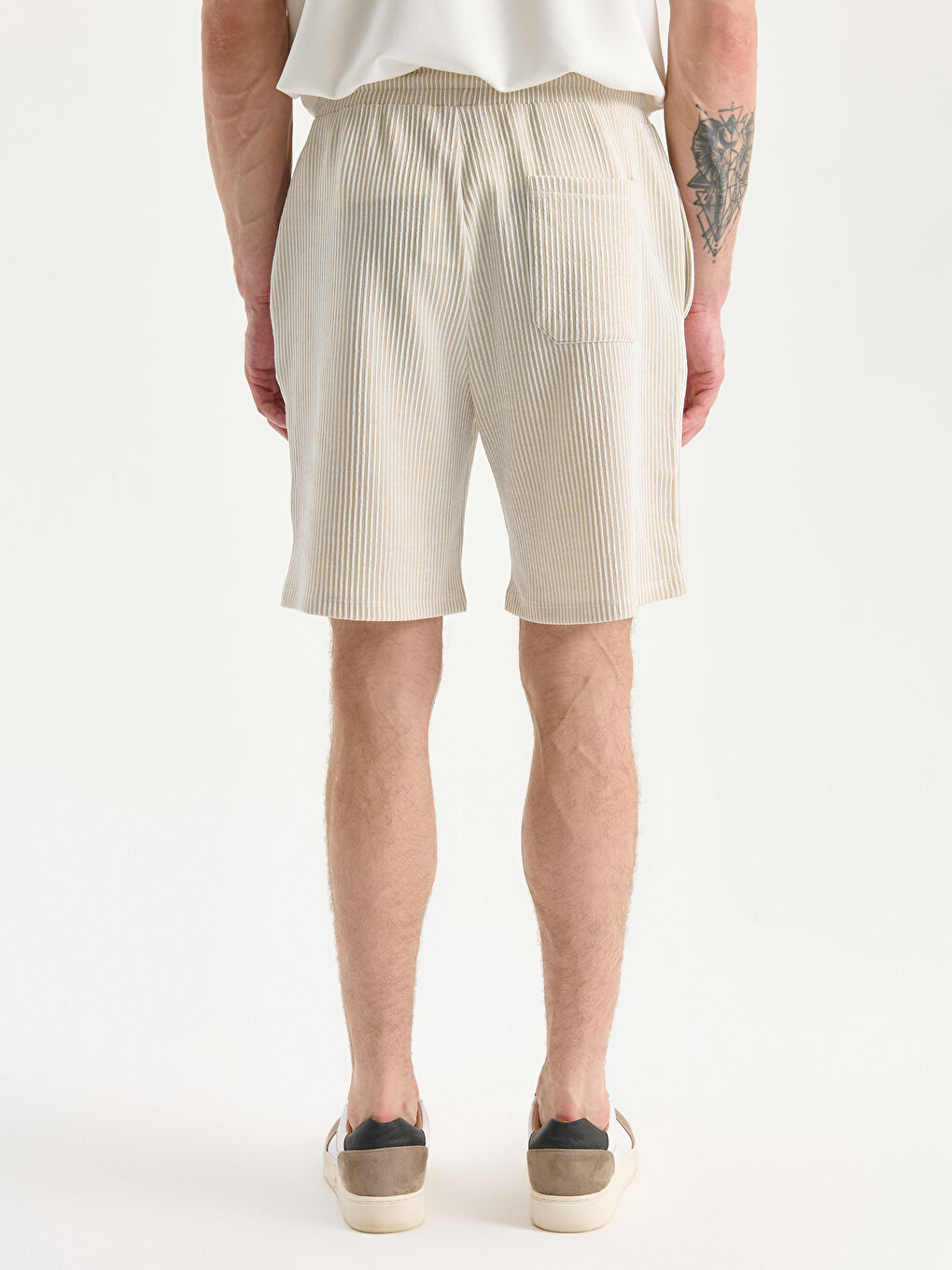 Bej Standart Kalıp Çizgili Erkek Şort-3