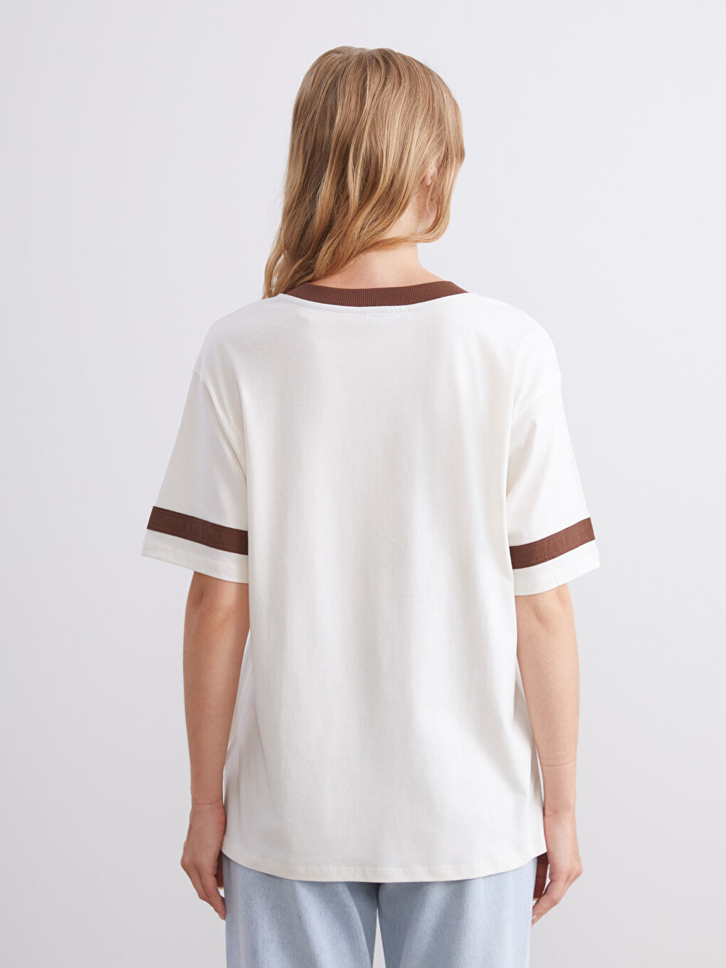 Bej V Yaka Los Angeles Baskılı Oversize Kadın Tişört-3