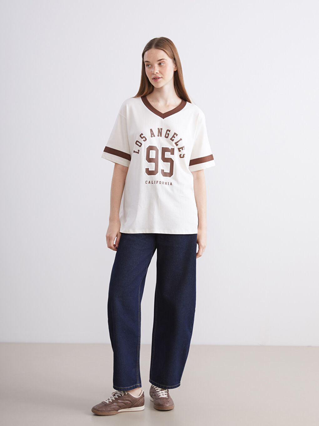 V Neck Los Angeles Printed Oversize Women's T-Shirt-1